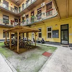 Marble Royal Suite & Studio- Near The City Park